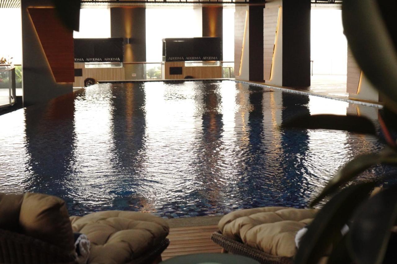 Herloom Hotel & Residence Bsd Tangerang Esterno foto