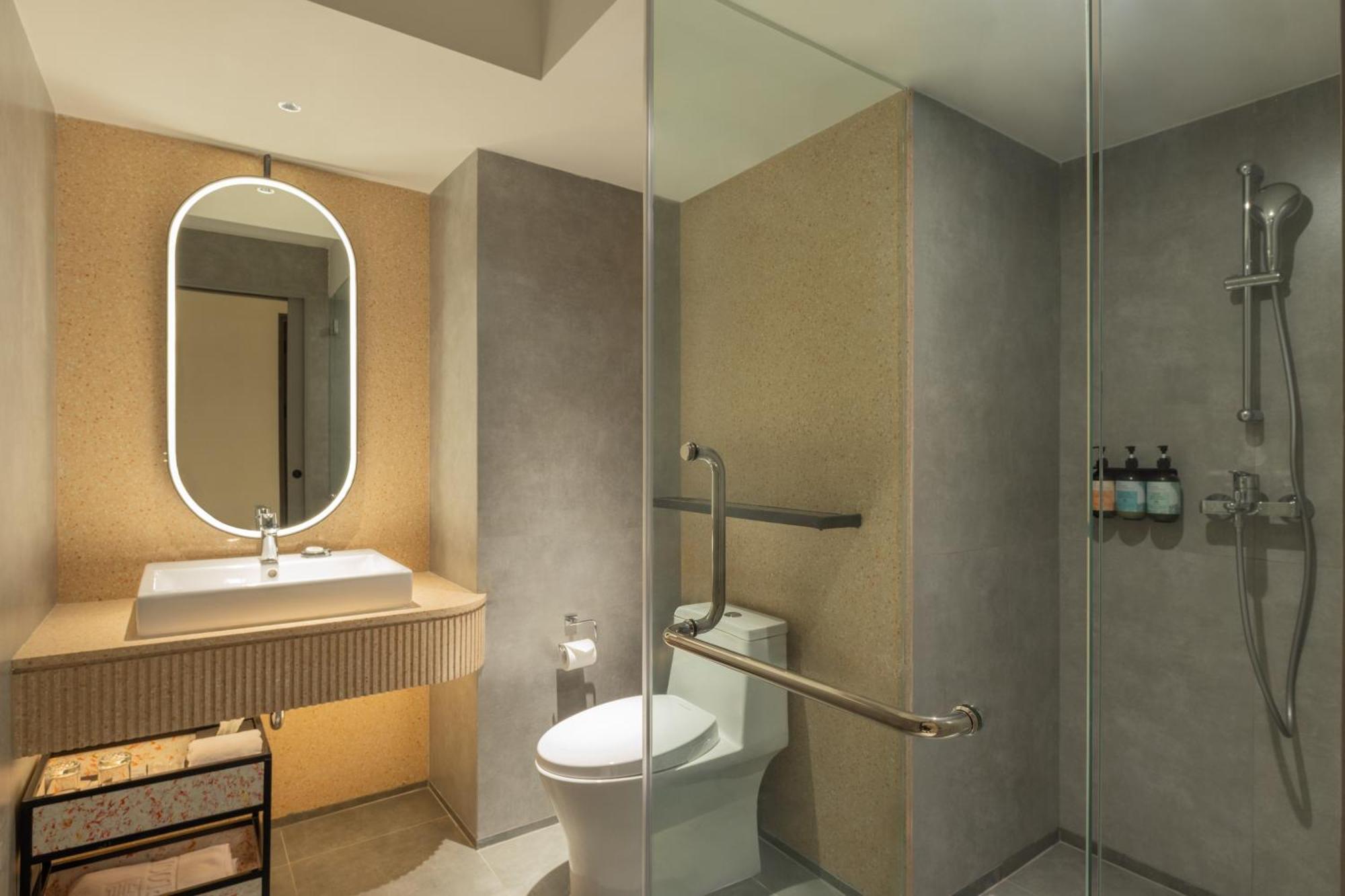 Herloom Hotel & Residence Bsd Tangerang Esterno foto